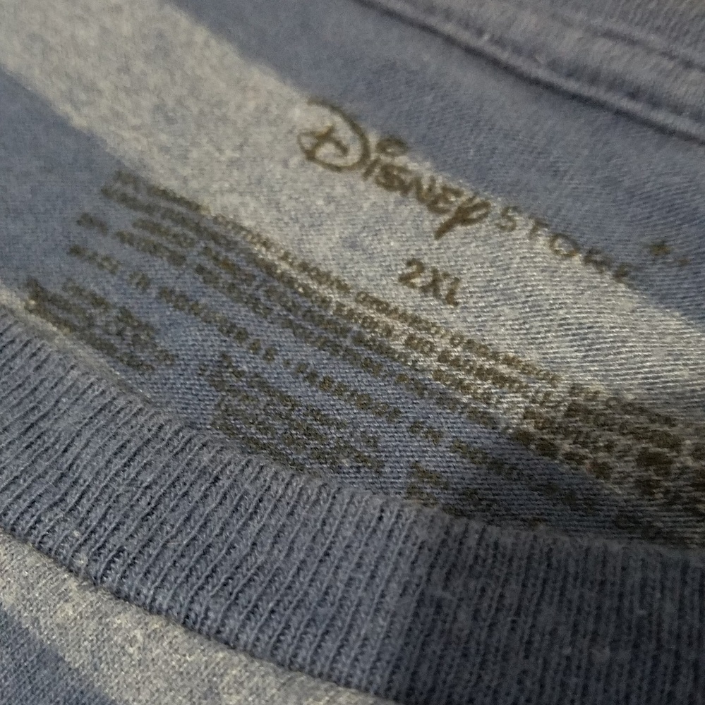 Disney Mickey Mouse Men's T-Shirt - Picture 3 of 3